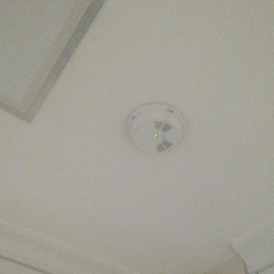 本人，从事装装行业，会做水电工，泥水工，木工，漆工，只限渝中区附近的人联系电话18784223479