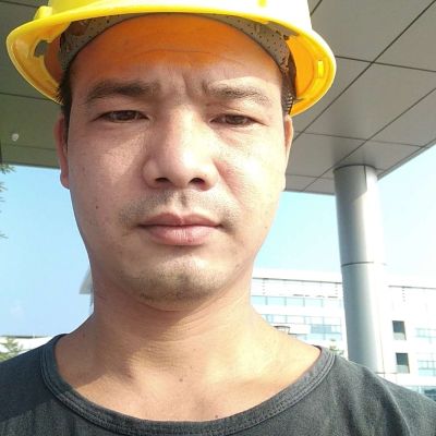 如今装修也是要赶不上装修的潮流了，对于近几年我们家居材料流行，新的产品趋势真的是越来越多了。面对种类繁多的市场，很多人对于家具装修材料，怎么选择都是很头疼的。很多人都知道在选择墙面材料是我们家里很重要的，因为墙面可以帮助我们烘托整个家装。你知道无缝墙布的好处吗？现在国外都流行用它，你知道为什么吗？

￼

￼无缝墙布的好处￼
1、无缝粘贴

墙布高度2．7－3．1米，做到整幅墙没有接缝，解决了施工中因织物拼接对不上图而产生明显的接缝通病，避免了接缝开裂的烦恼，还不会有溢胶的现象出现。


￼

2、环保无味