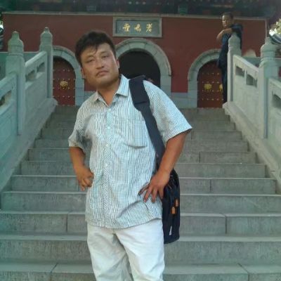 木工开车搬运家具司机搬运运输家具安装