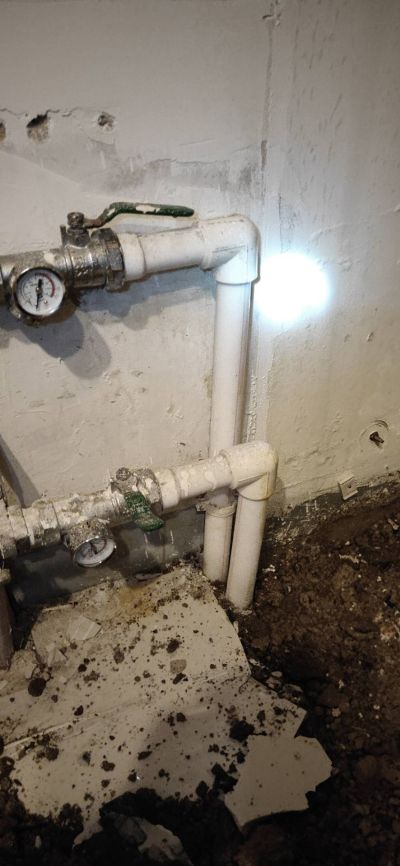 地暖水管漏水
