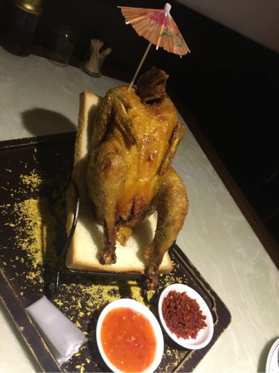 更换两个走廊吸顶灯