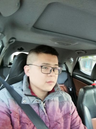 小夫妻俩干架，脾气有点爆。