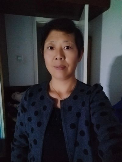 今天一天给一家修了保险柜门，又给另外一家更换轨道灯，前几天给一个办公楼安装强弱电，最近真的忙死了