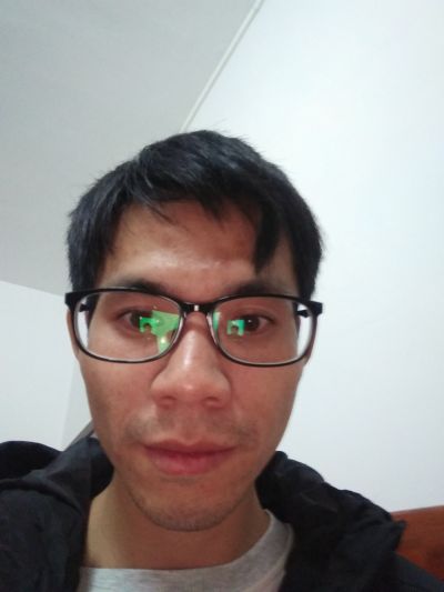 眼看就要过年了！跟细菌说拜拜！

解密：洗衣机内桶长时间不清洗有什么危害?

1、洗衣机内看上去非常清洁，但不知道洗衣时洗衣筒的外面还套有一个外套筒，洗衣水就在这两层中间进进出出，水在这夹层内排出，如果把洗衣筒拉出来一看，肯定吓一跳，因为夹层里面污垢十分严重.
2、洗衣机夹层实际就像下水道，它的污垢主要由水垢、洗衣剂游离物、纤维、有机物质、灰尘、细菌等垃圾组成，这些大杂烩坚固地附着在洗衣机夹层内，在常温中繁殖、发酵，洗衣时会污染衣物带给人体，甚至会让人皮肤瘙痒过敏。
3、但有专家指出，洗衣机槽内的病菌平时可