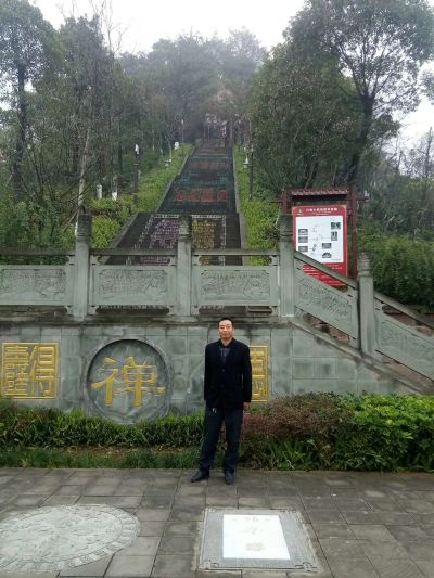 专业灯具安装，及维修，合清洗，工程灯具。