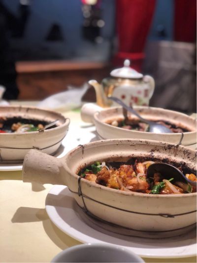 按照图片按照衣架，组合衣架，带报价
和一个鞋柜
广州市杨箕村