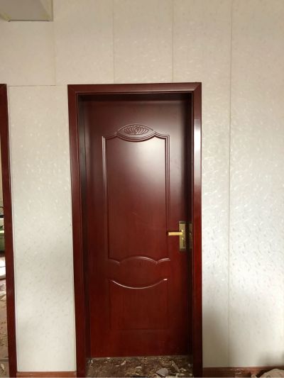 套装门安装