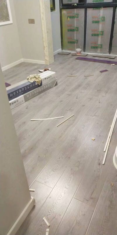 贴木地板