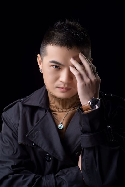 浴室柜松动膨胀螺丝加固