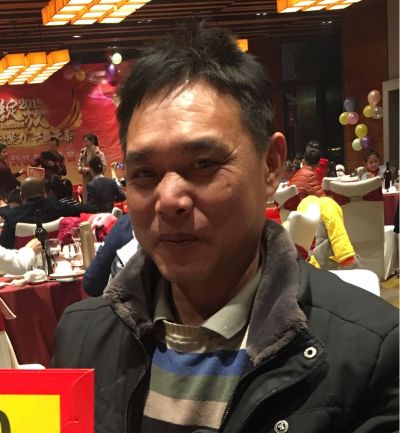 建筑装修起房子刮腻子贴瓷砖