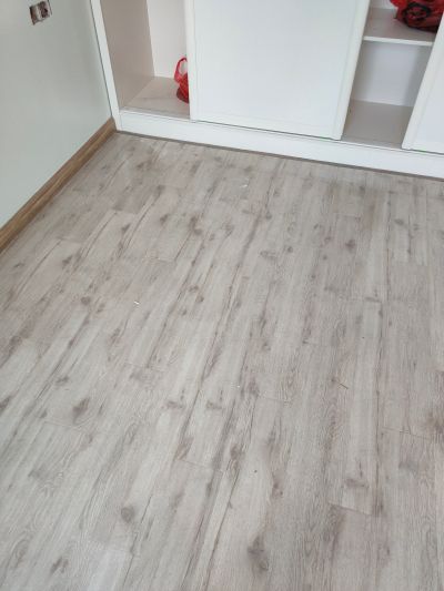 木地板安装胶地木地板自流平木地板