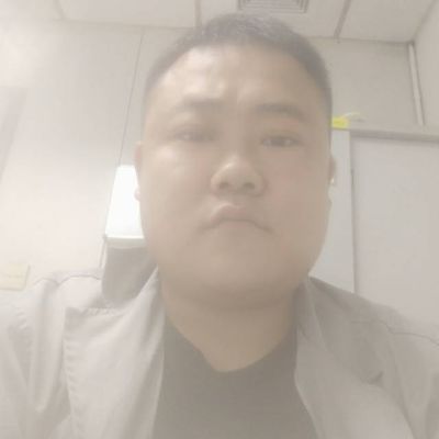水电工安装灯