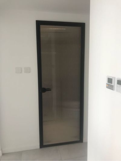 铝镁合金门