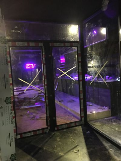 安装玻璃门窗