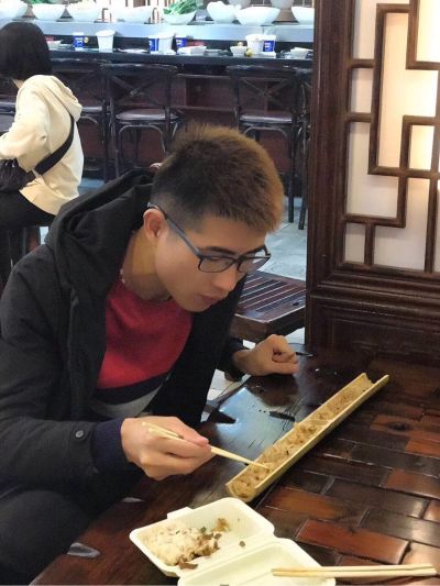 贴磁板砖