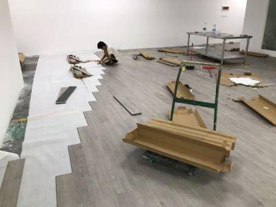 地板安装师傅