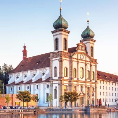 木工家具安装吊顶做衣柜