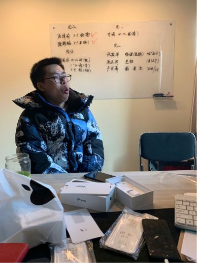 办公室搬家，需要重新走线，工位底下，墙面，地点：人民大学地铁站，工期2到3天。
