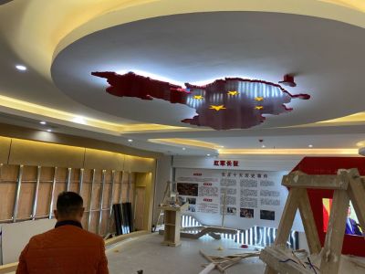 玻璃两侧贴画面要求完整不起泡