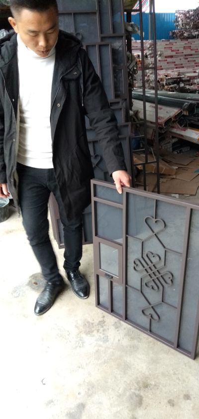 专业生产和安装，厨柜，排烟系统，门窗，防盗网，防蚊纱窗，