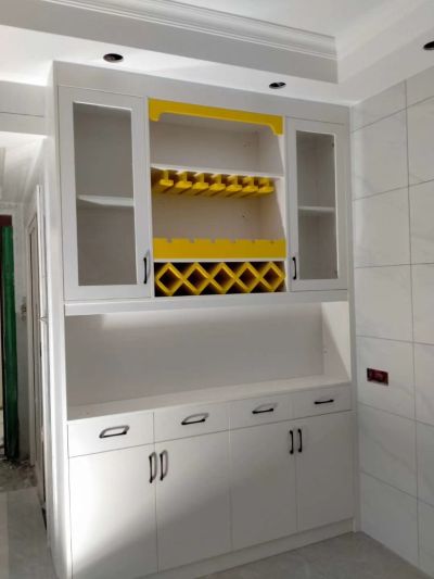 招学徒…………