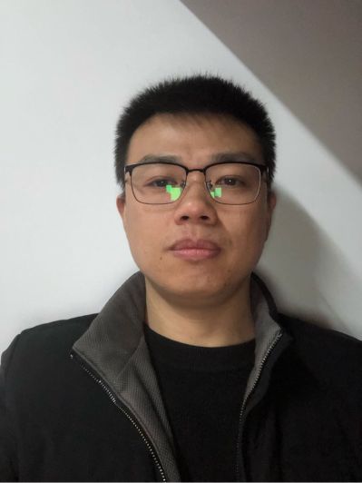 维修师傅灯具安装