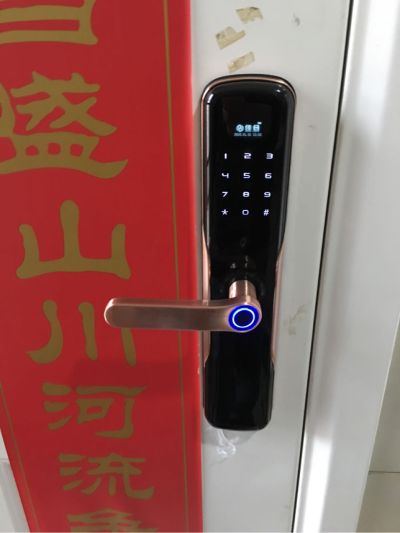 安装智能锁