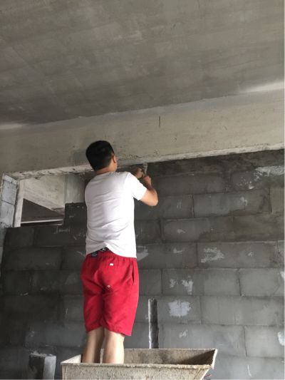 搬运打墙上楼