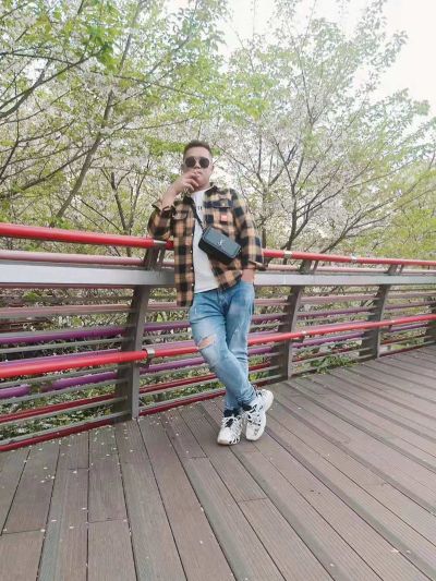 敲墙拆除垃圾清运黄沙水泥出售