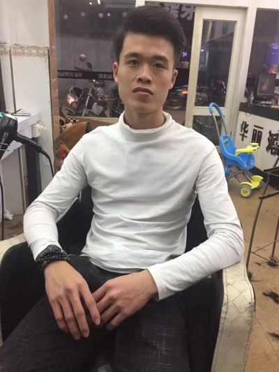 美缝工人