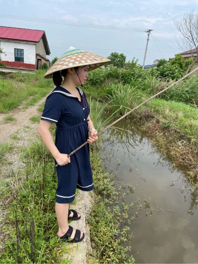 装修贴瓷砖