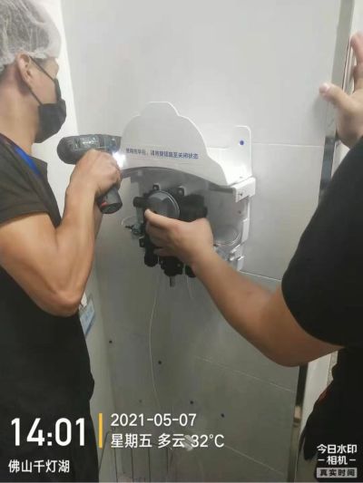 安装背胶家具拆除