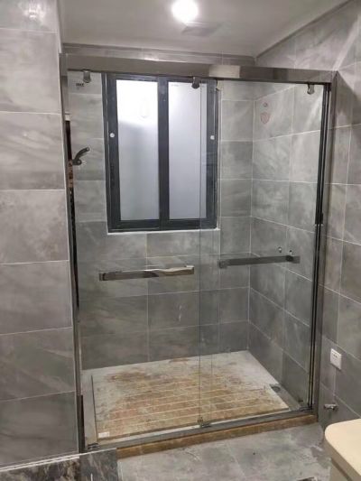 淋浴门安装