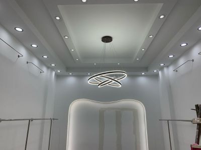 安装灯具