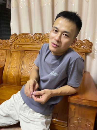 贴瓷砖