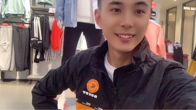 家具美容师维修瓷砖破损