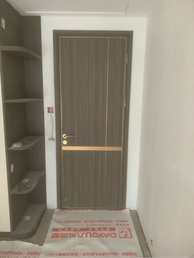 马桶卫浴木门
