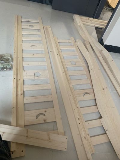 安装家具，，拧几颗螺丝，4--5分钟安装好