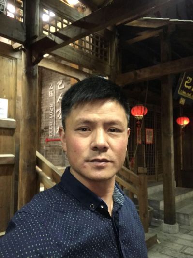 卫浴灯具安装