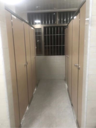安装厕所隔断卫生间隔断