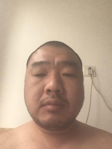 水电砸墙