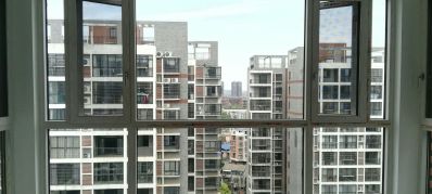 各类铝合金断桥平开，推拉窗，阳光房，防盗门，卫浴门，纱窗，纱门，不锈钢护窗，护栏，铁艺护栏制作安装，维修
各类旧房改造，装修材料批发，腻子粉，涂料，地面保护批发
各类广告设计，制作安装，维修