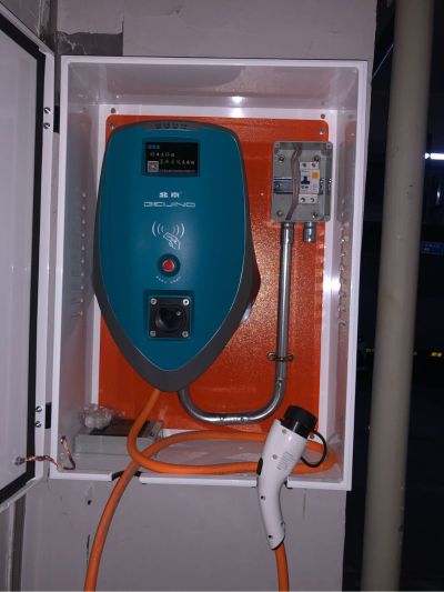 安装充电桩安装充电桩