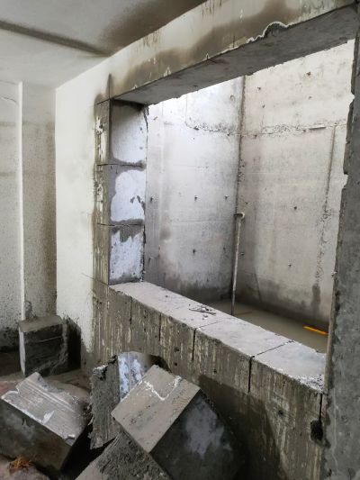 门窗洞切割，楼梯切割，楼板切割，大梁切割采光井，门框加大切割，天窗切割，飘窗切割，等各种高难度切割，专业从事绳锯切割，支持梁切割拆除、桥梁切割拆除、水下切割拆除、临时支座切割拆除、房屋改造切割拆除、各种高难度混凝土切割拆除。15067558844