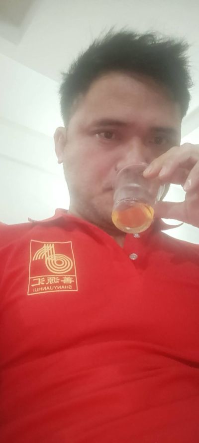 装电锁柜帘门