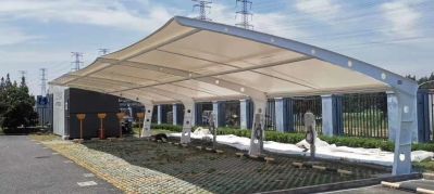 本公司专业承接膜结构汽车棚，电瓶车棚，景观棚，膜结构看台，推拉棚等各类遮阳雨棚，以专业诚信高效的技术服务大众