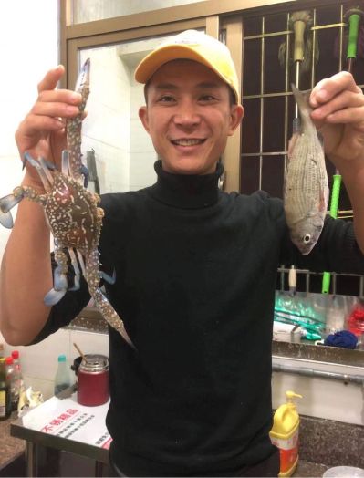 负责辅路上开叉车，时间1.30-9.30