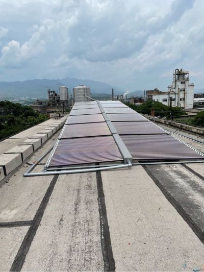 空气能太阳能热水设备安装太阳能空气能太阳能安装