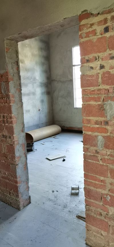 5道全包免漆门。4道半包厕所门。合计9道门
地址是在老家农村
自贡市富顺县童寺镇
