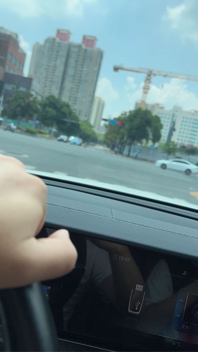 安装窗户